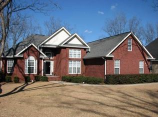 208 Brookewater Ln, Perry, GA 31069