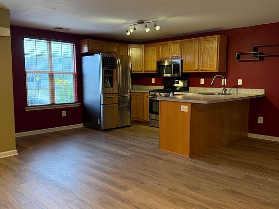 4th image of 2407 Saratoga Ave