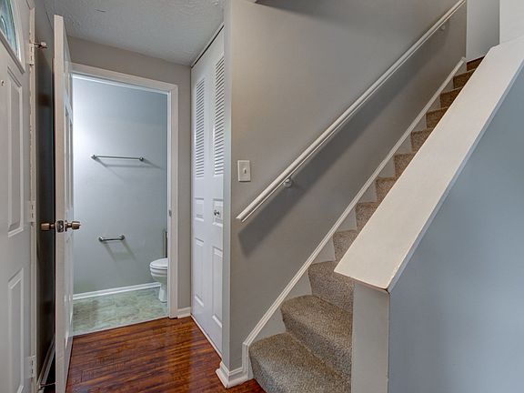 3rd image of 6526 Breeds Hill Dr
