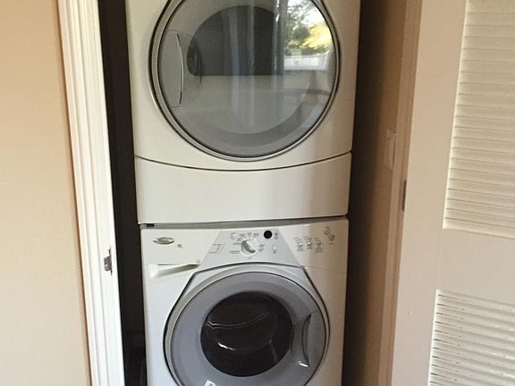 4th image of 670 Sharon Park Dr APT 30