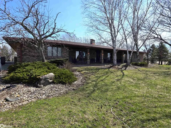 1866 Timber Ave, Charles City, IA 50616