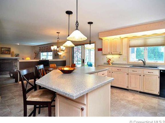 KITCHEN, ISLAND WITH BREAKF...