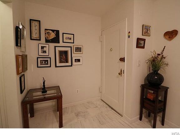 4th image of 81 Beacon Hill Dr APT B16