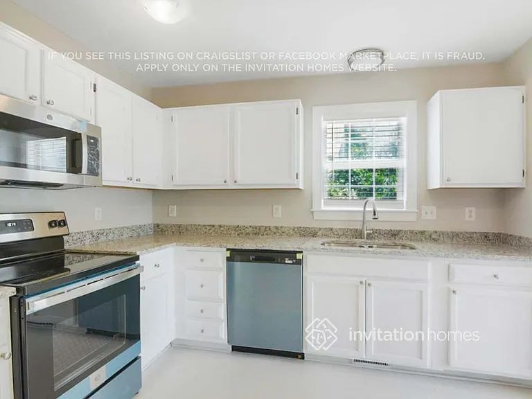 601 Flicker Ct — Photo 9