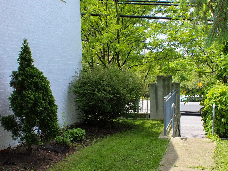 2320 Beechmont Ave #1 — Photo 23