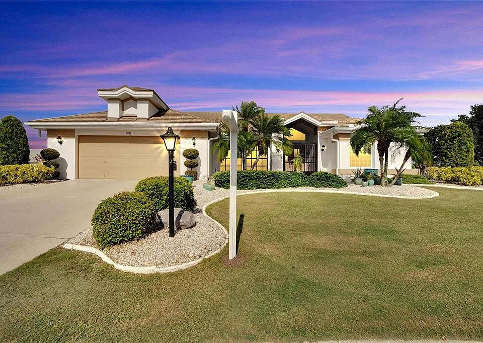 1st image of 2010 CAPTIVA COURT