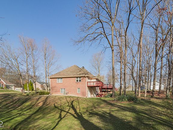 3rd image of 423 Orchard Blvd