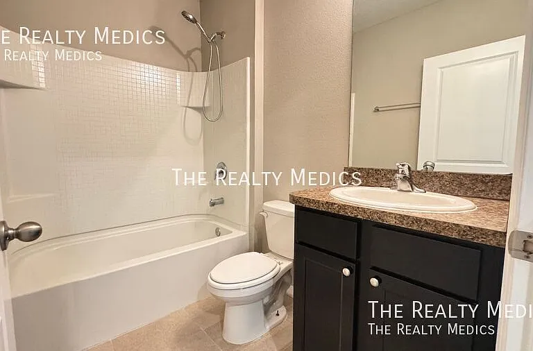10906 Carlton Fields Dr — Photo 22