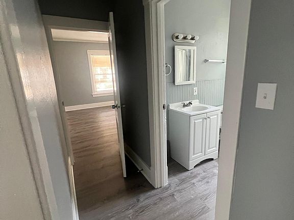 5th image of 3308 NE Madison Ave