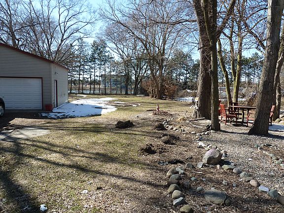 3rd image of 46785 Vineyard Ave