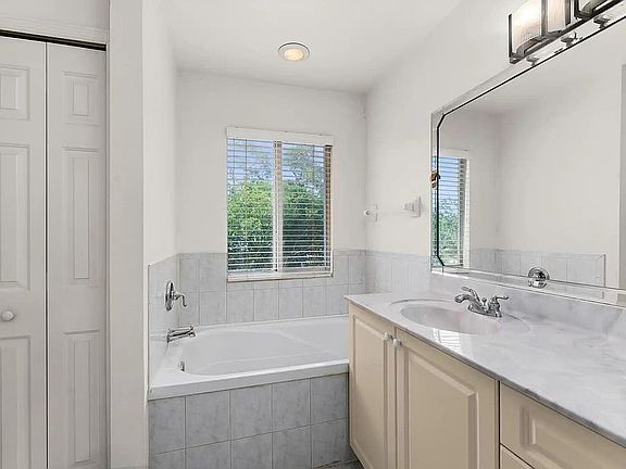 3rd image of 402 King Neptune Ln