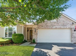 2823 Cascade Falls Cir, Elgin, IL 60124