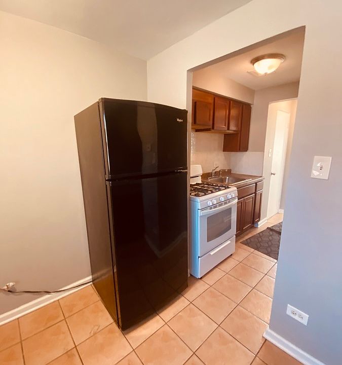 1st image of 8850 S Saginaw Ave APT 1