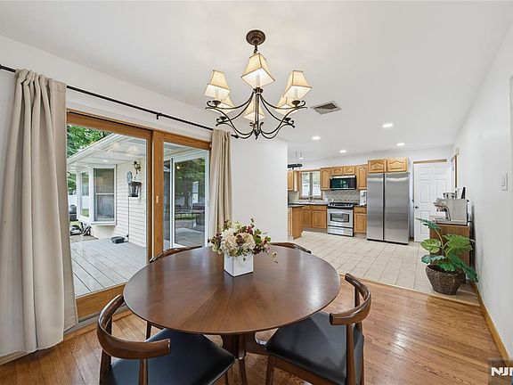 5th image of 74 Davis Drive