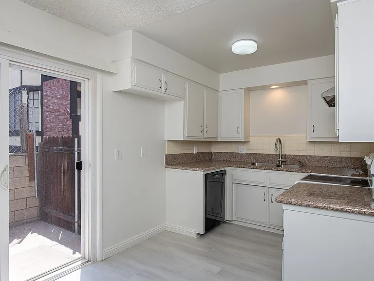 216 Palmetto Dr — Photo 26