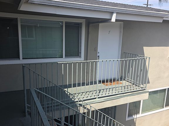 2nd image of 2582 E Carson St #7