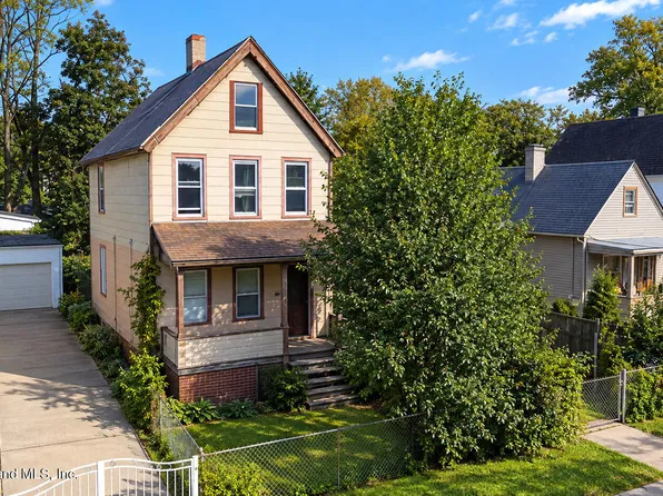 51 N Burgher Ave, Staten Island, NY 10310