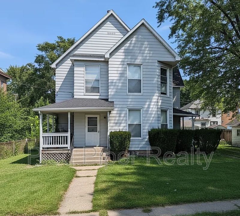 1st image of 1219 1/2 S Chicago Ave