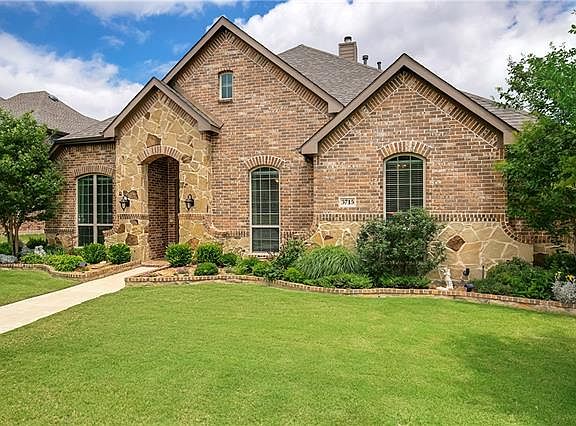 3rd image of 3715 Meadow Bluff Ct