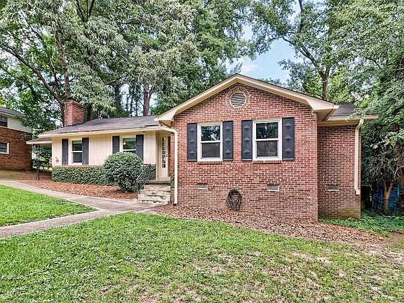 3rd image of 2032 Robin Rd