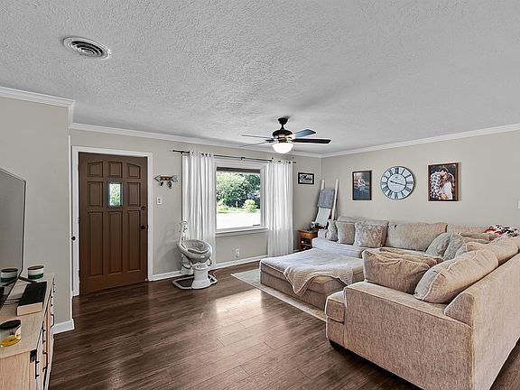 2nd image of 28 Meadowbrook Dr