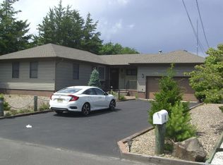 11 Sand Bar Dr, Bayville, NJ 08721