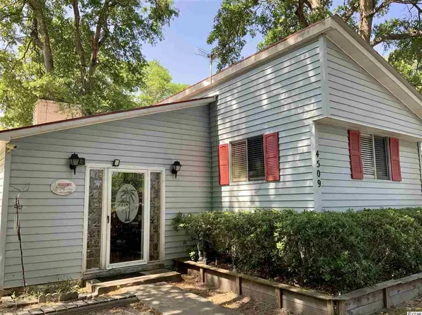 W Curlew St, North Myrtle Beach, SC 29582
