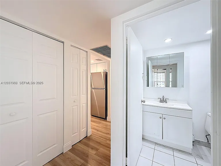 17560 Atlantic Blvd #501 — Photo 25