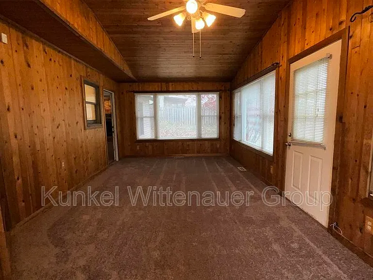 2020 Greenbrier Dr — Photo 14