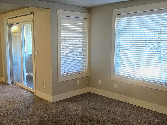 5th image of 215 23rd Ave SW #93