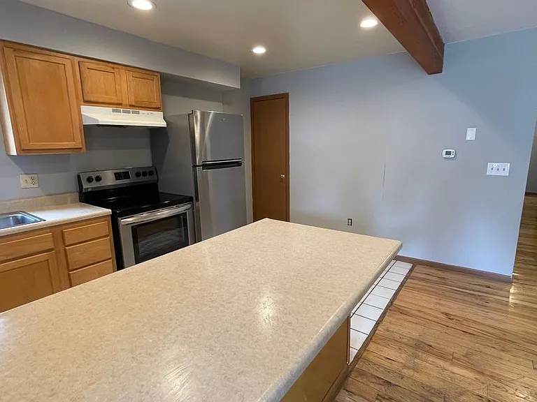 2163 Indianola Ave — Photo 22
