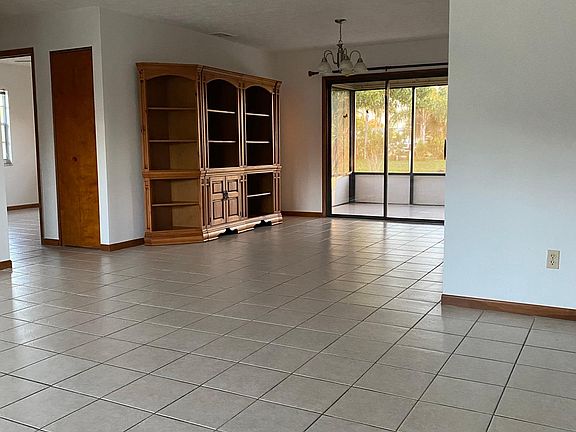 2nd image of 1226 SW Emerald Ave