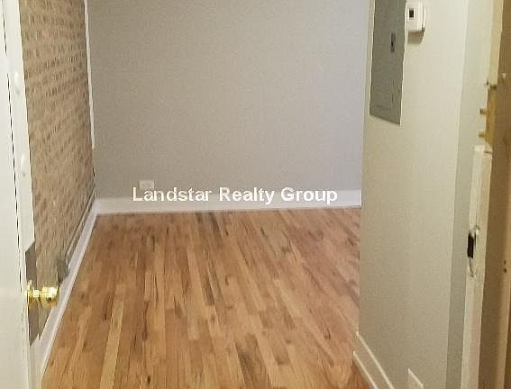 4th image of 824 W Cuyler Ave APT 334