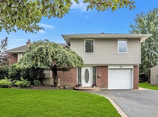 104 Radcliffe Rd, Plainview, NY 11803