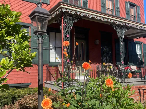 27 Dean St, West Chester, PA 19382
