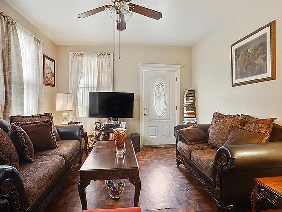 4th image of 3621-23 Baudin St