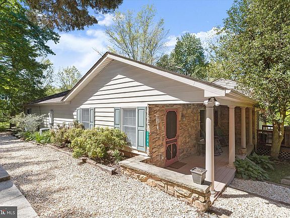 3rd image of 3346 Kump Station Rd