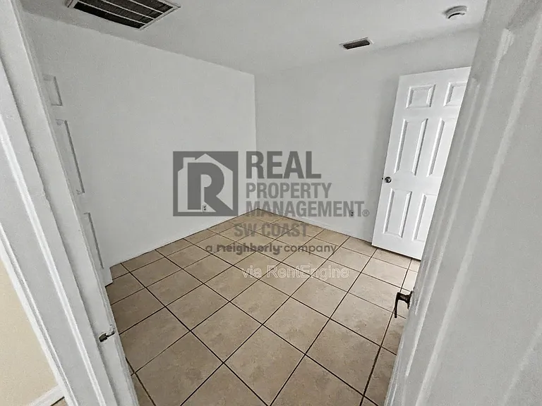 127 John Ave S — Photo 5