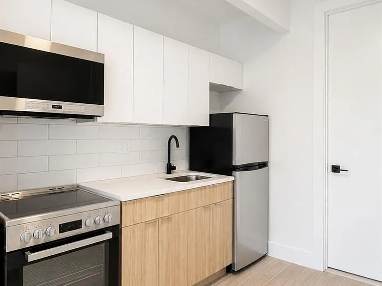 229 Ditmars St — Photo 1