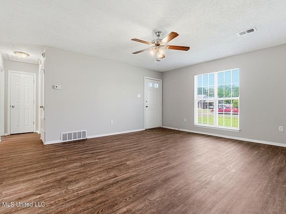 5th image of 7446 Cliffwood Dr