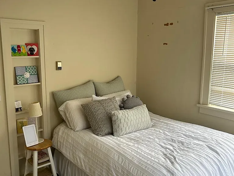 219 College Ave NE — Photo 8