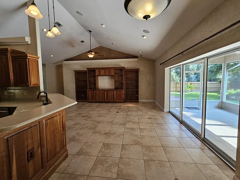 1866 Sunrise Dr — Photo 9
