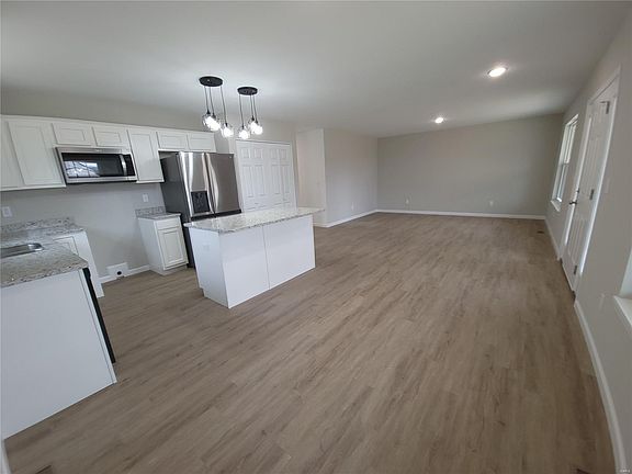 2nd image of 229 Whitelaw Ave