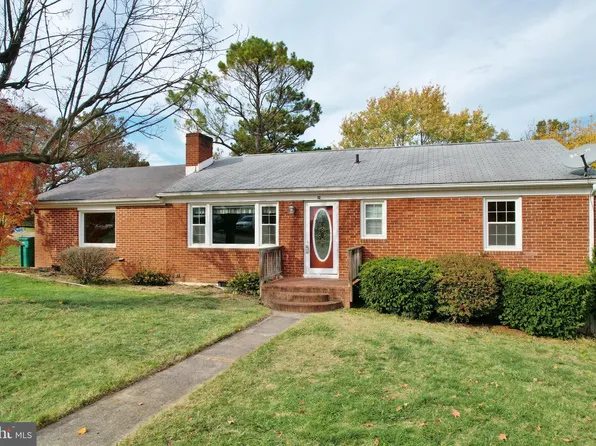 12 Woodland Park Dr, Luray, VA 22835