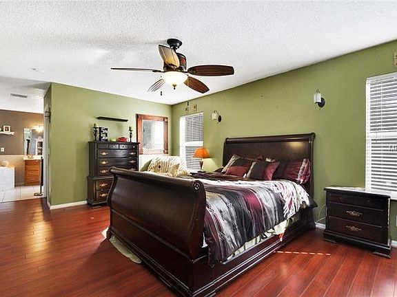 4th image of 1901 Evergreen Ct