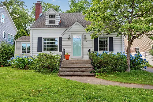 40 Oakwood Dr Photo 1