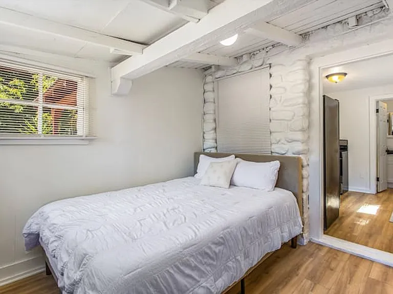 1359 Jasper Ave #2 — Photo 25