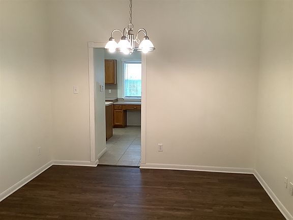 3rd image of 1806 Oak Lodge Dr