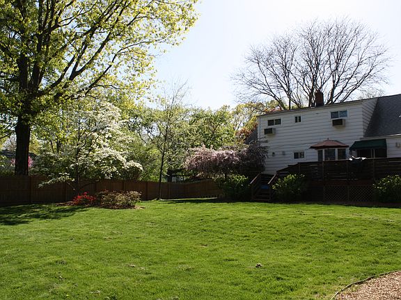 4th image of 78 Lyncrest Ave