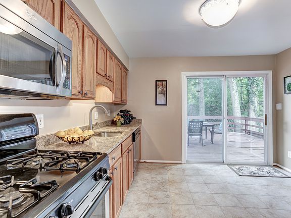 4th image of 9131 Leghorn Pl